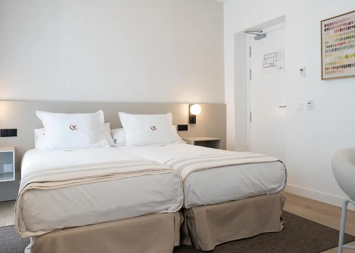 Hotel de 3 estrellas: La Caleta Qe Hotels