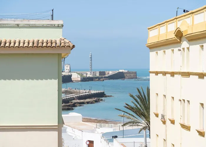 Hotel de 3 estrellas: La Caleta Qe Hotels